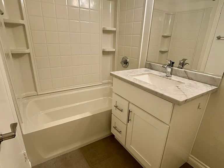 4325 W 182nd St #26 — Photo 20
