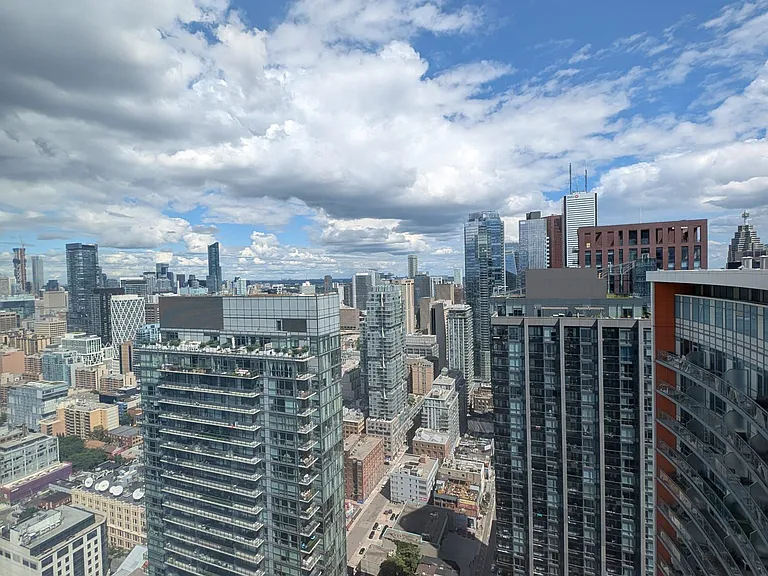 28 Widmer St #LPH29 — Photo 9