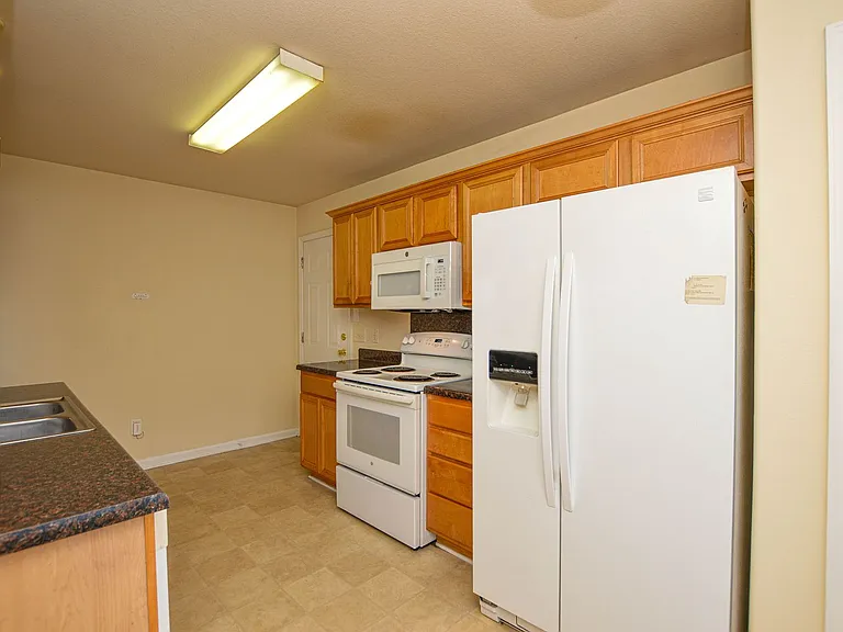 8415 Spirea Ct — Photo 12