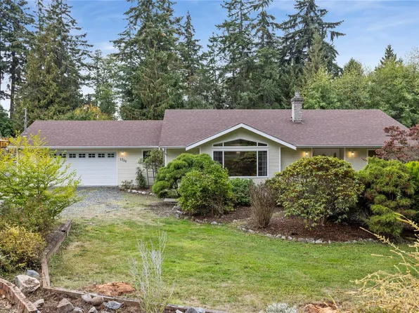 1730 Sangster Cres, Nanaimo, BC V9P 9C4