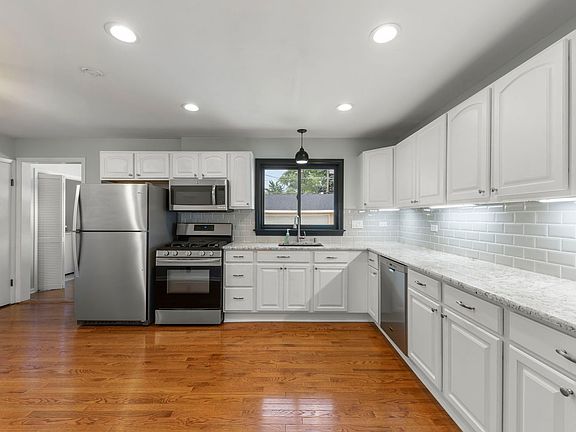 2nd image of 307 S Pierce Ave