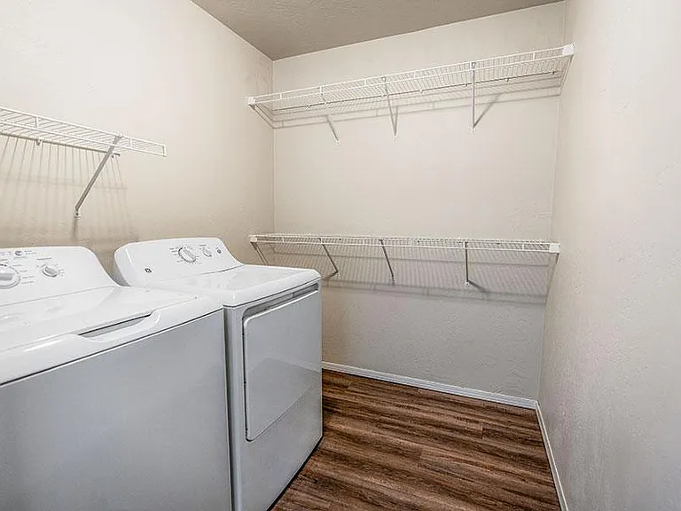 PLEASANT DRIVE ESTATES — Photo 13