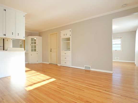2nd image of 5752 Russell Ave S APT 3