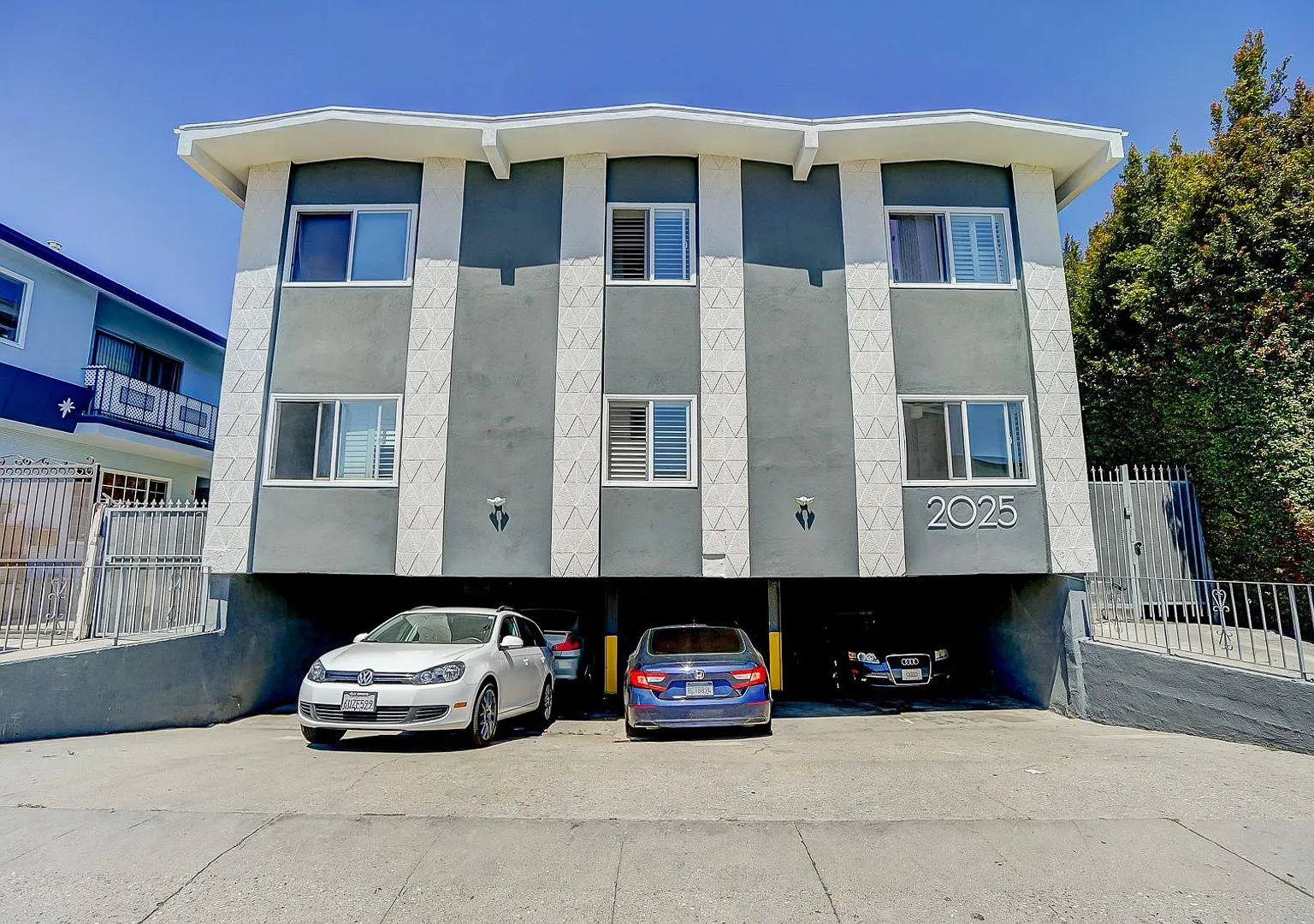 2025 S. Shenandoah — Photo 1