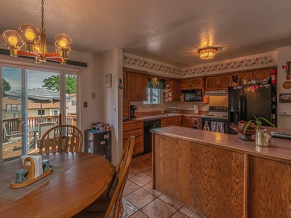 3rd image of 54 Briarwood Cir