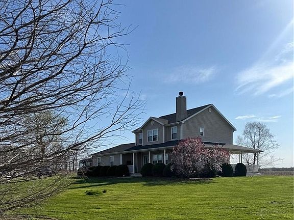 2nd image of 1729 County Road 2300 N