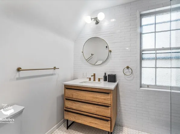 116-33 Union Turnpike image 29 of 40