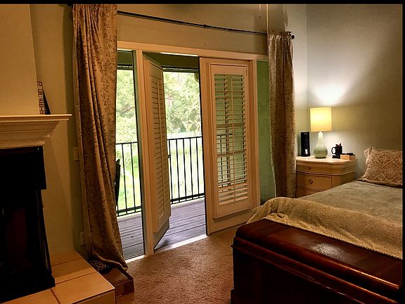 3rd image of 3012 Greens Ave