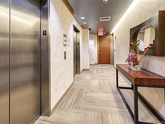 3rd image of 25 City Pl APT 5A