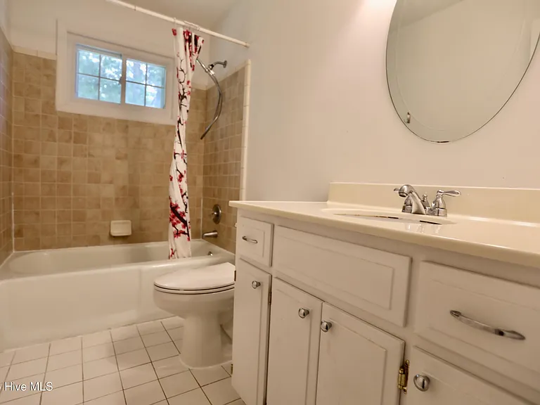 202 Haldane Dr — Photo 16