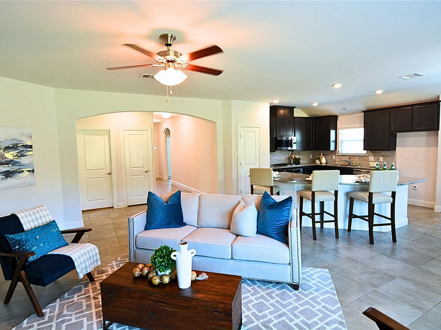 3 bed, 1718 sqft, $2,150 — Photo 4
