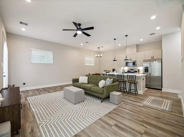 1193 W Tidwell Rd, Houston, TX 77091