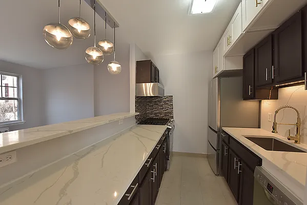 Rented by Bank Neary | media 4