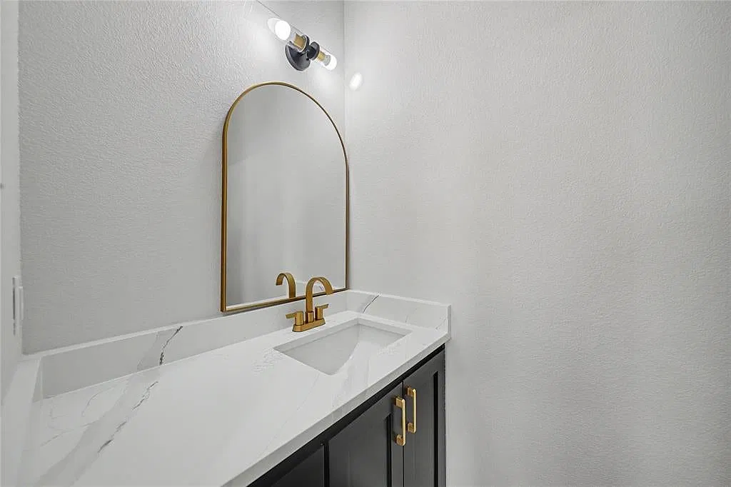 4 bed, 2.5 bath, 1708 sqft, $2,500 — Photo 4