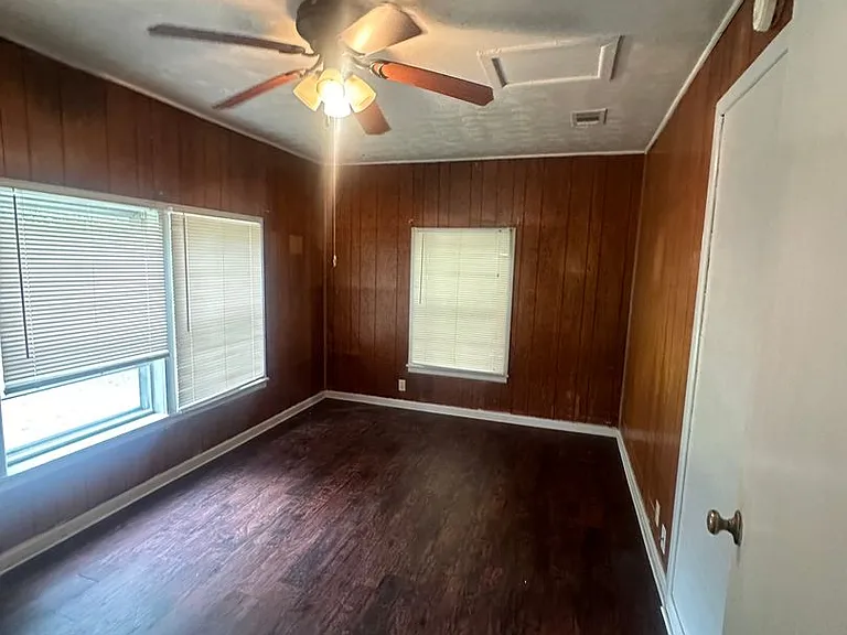 1107 Chestnut St — Photo 4