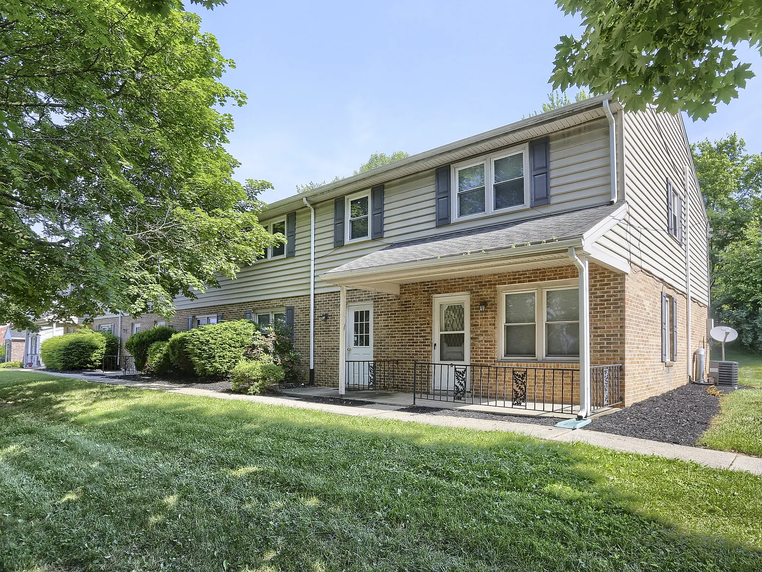 York Bonneview Apartments — Photo 1