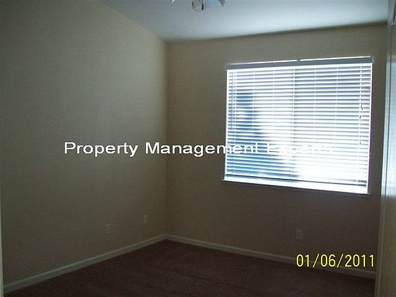3rd image of 3057 English Oak Cir