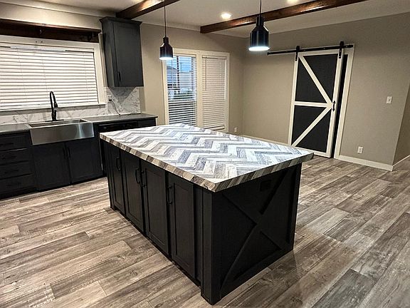 5th image of 2552 Private Road 300a
