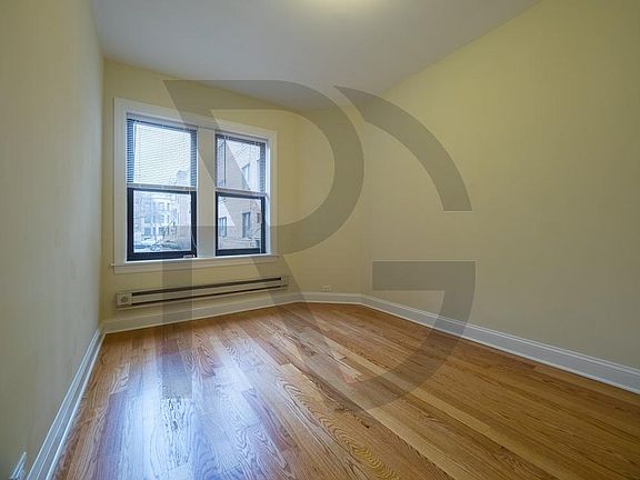 5th image of 3720 N Pine Grove Ave #3726W3