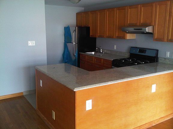 5th image of 615 E 138th St APT 4A