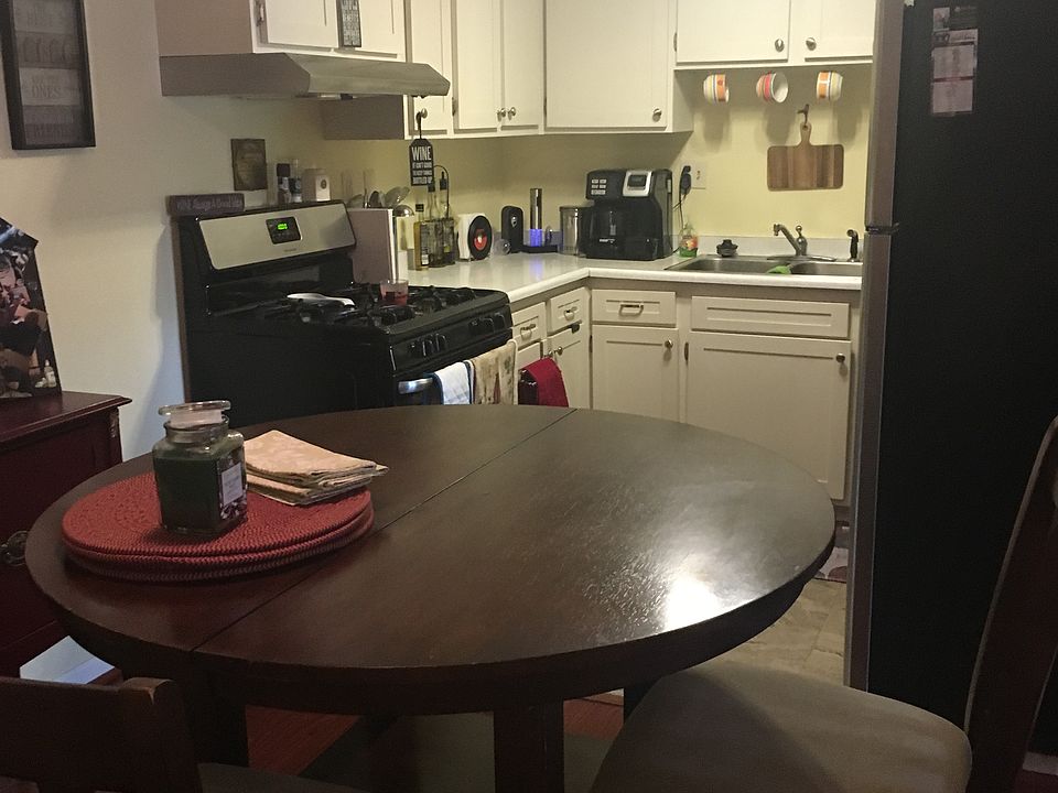 Dining/kitchen