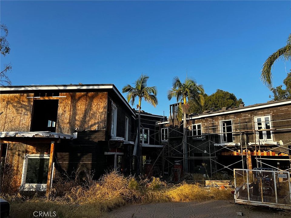 1st image of 5124 E Crescent Dr #12