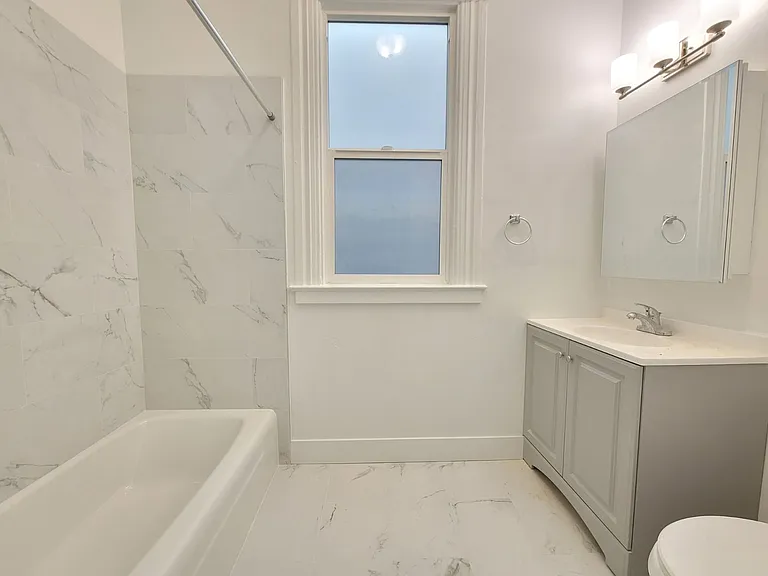 1726 Washington St #1726 — Photo 12