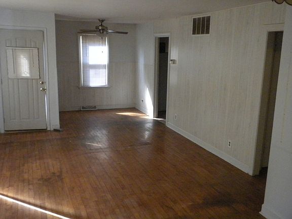 4th image of 1720 Lotus Dr