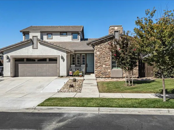 2640 Mustang Dr, Oakdale, CA 95361