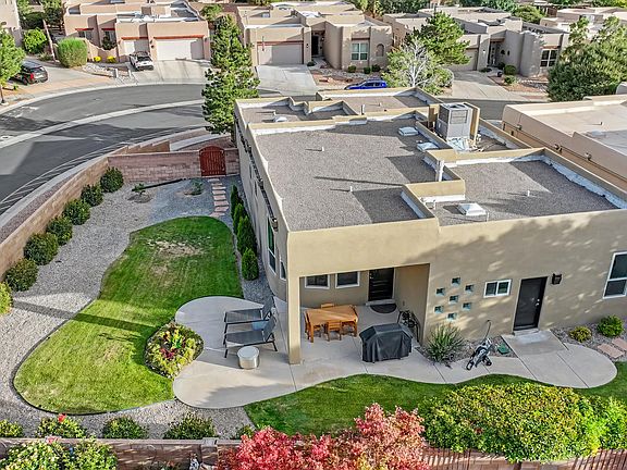 4th image of 7427 Enchanted Sky Ln NE