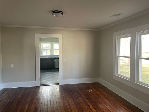 4th image of 311 Mendell Ave