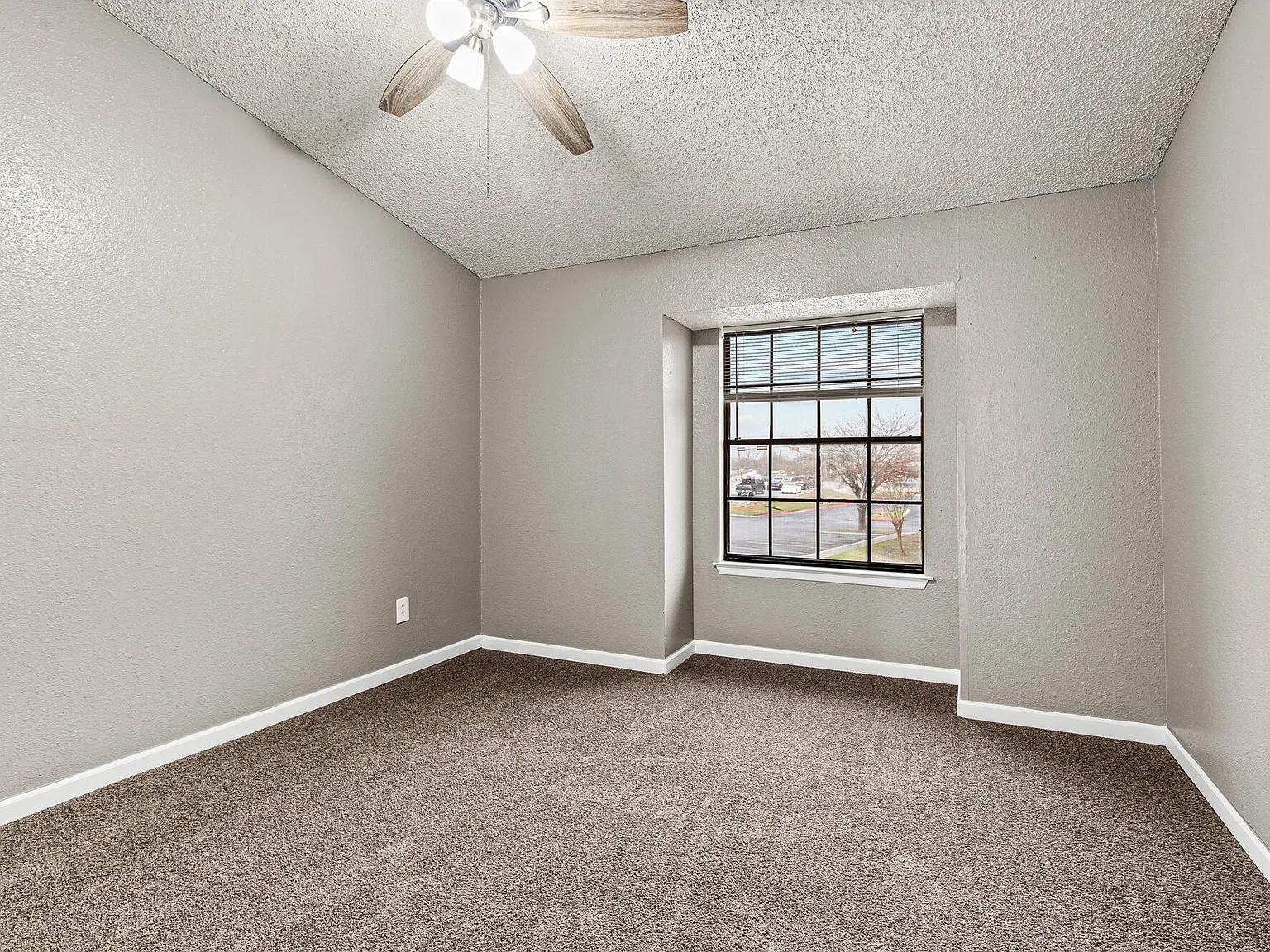 Towne East Village Apartment Homes — Photo 4