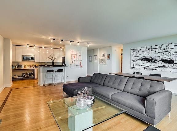 2nd image of 900 N Lake Shore Dr APT 503