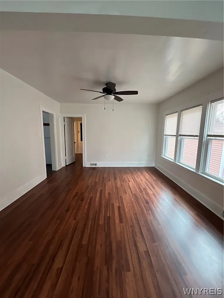 3 bed, 1.0 bath, 2675 sqft, $1,650 — Photo 3