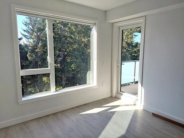 494 Goldstream Ave — Photo 34