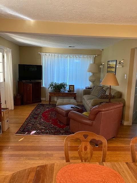 2nd image of 244 SW Eyrie Rd