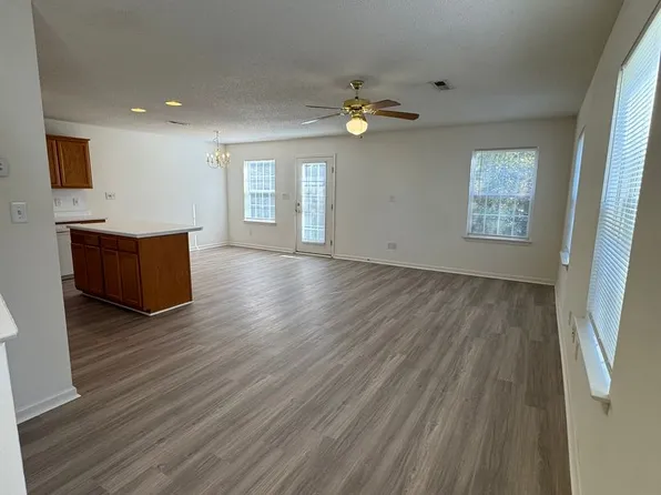 147 Springwood Ln, Mooresville, NC 28117