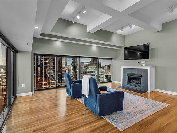 3rd image of 1101 Walnut St Unit 1209