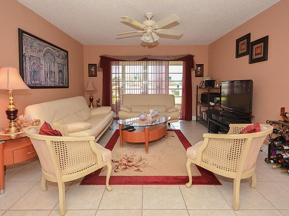 5th image of 447 Lake Dora Dr