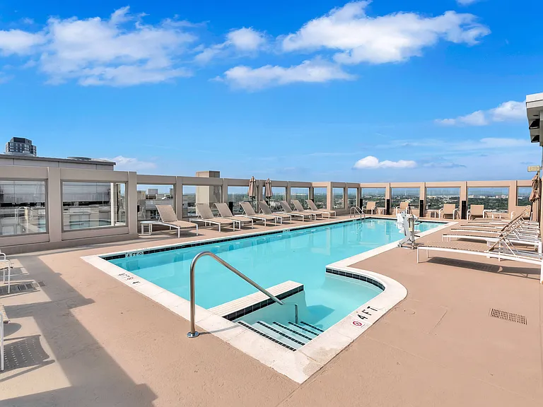 The Cosmopolitan at Reston Town Center — Photo 44