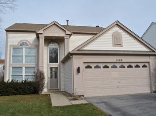 1469 E Braymore Cir, Naperville, IL 60564
