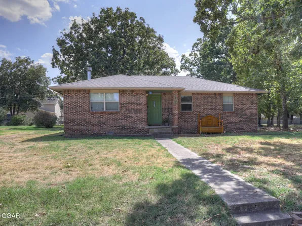 106 Anita Dr, Carl Junction, MO 64834