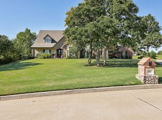 567 Misty Morning Dr, Choctaw, OK 73020