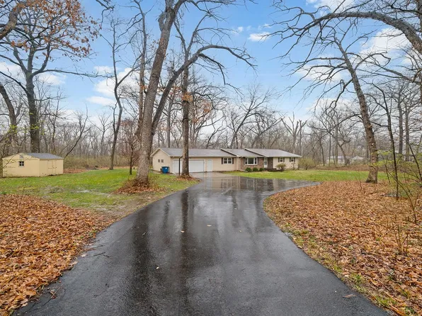 7261 S Ridge Rd, Dixon, IL 61021