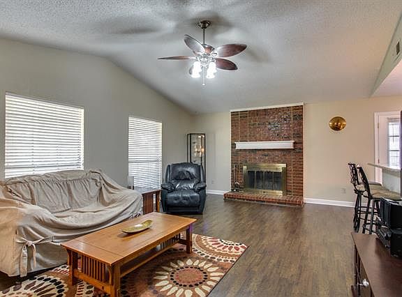 5th image of 849 Meadowlark Dr