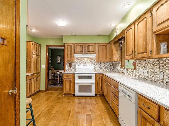 5th image of 2443 Eastcleft Dr