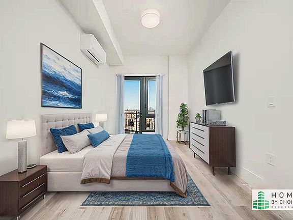 4th image of 1510 Gates Ave #703