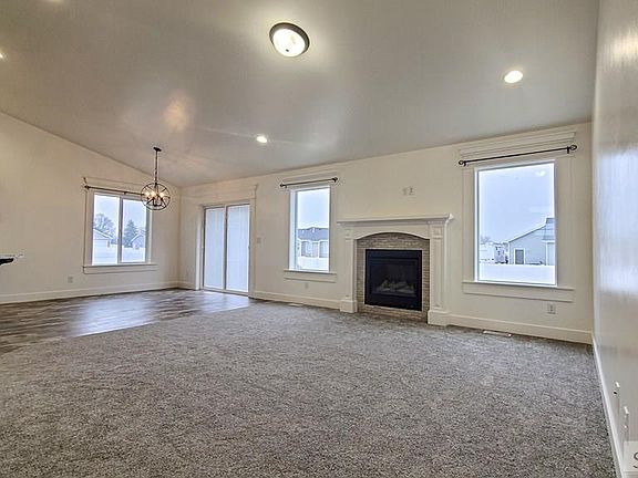 4th image of 4422 E Bobbin Brooke Ln