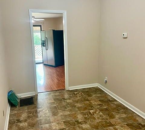 Foyer 9FT.
