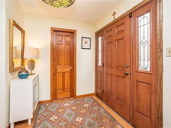 2nd image of 324 Grail Hill Ct